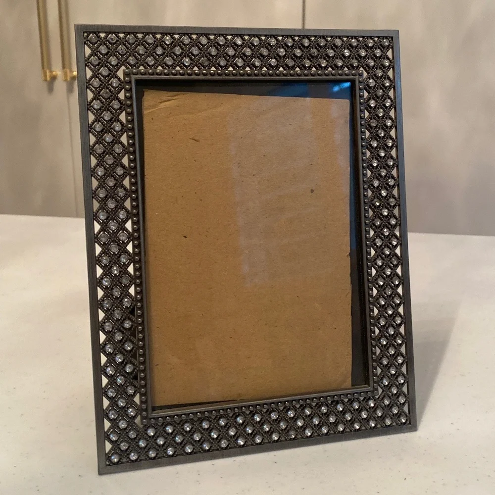 Michael’s - Gunmetal Picture Frame with Latticework & Crystal Details - Picture 9 of 9